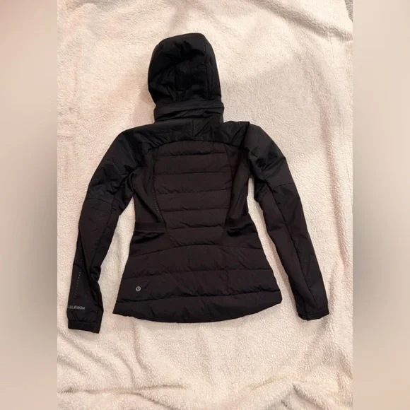 Lululemon Down For it All Women's Black Puffer Jacket - Picture 2 of 6